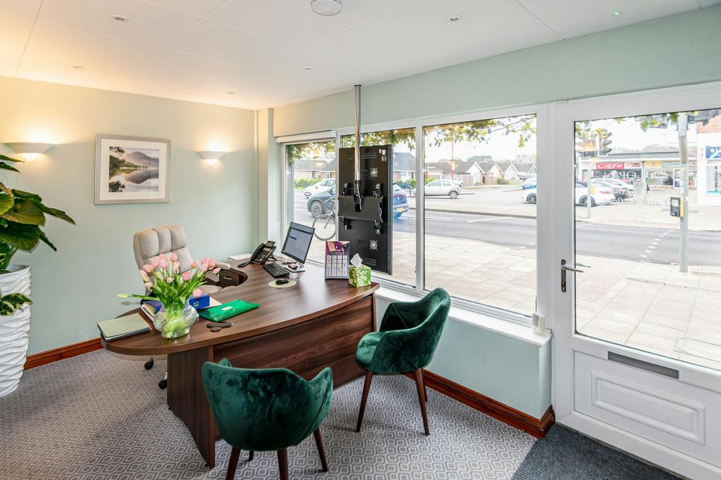 Property photo 2 of 7 4.Jpg