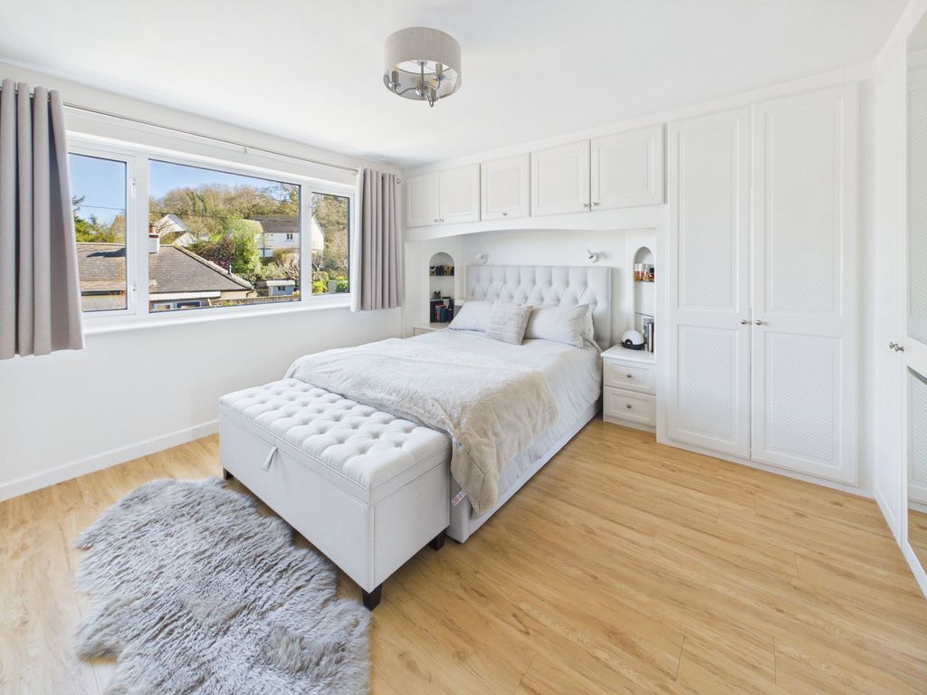 Property photo 2 of 35