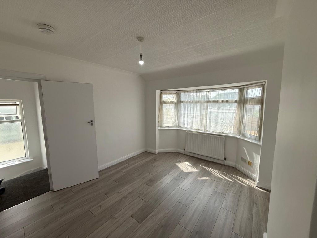 Property photo 1 of 8 1