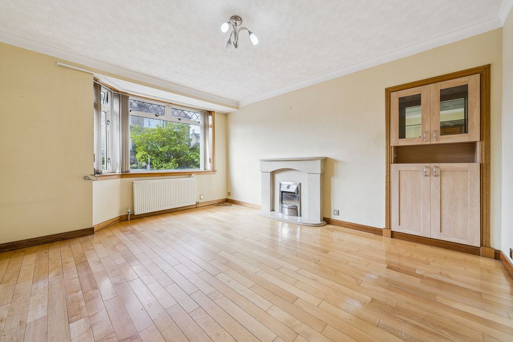 Property photo 2 of 23