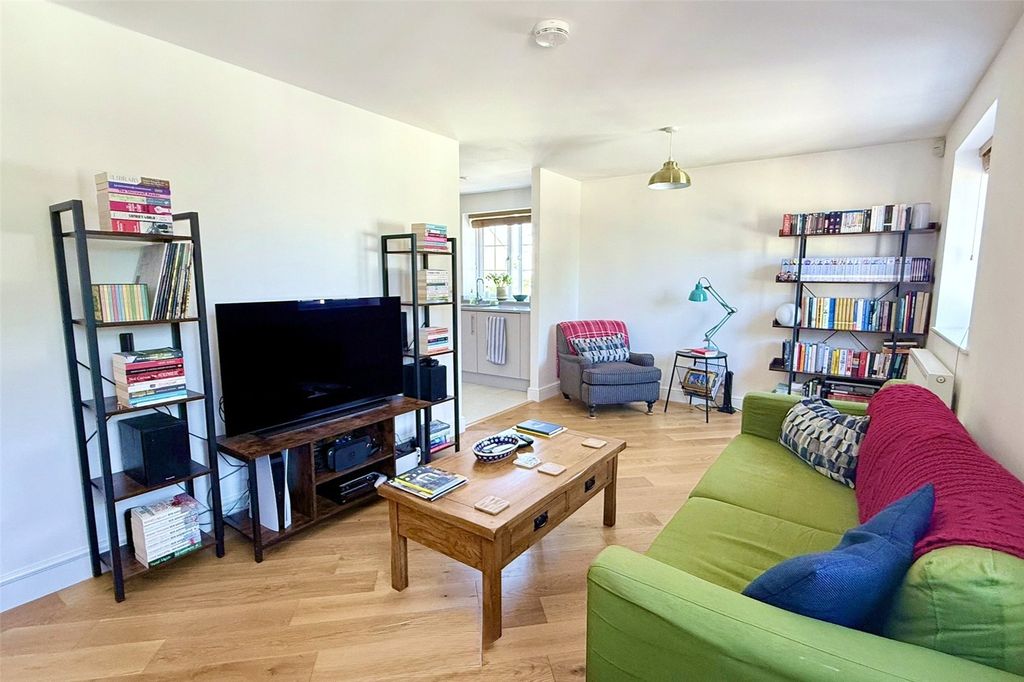 Property photo 2 of 11 Picture No. 32