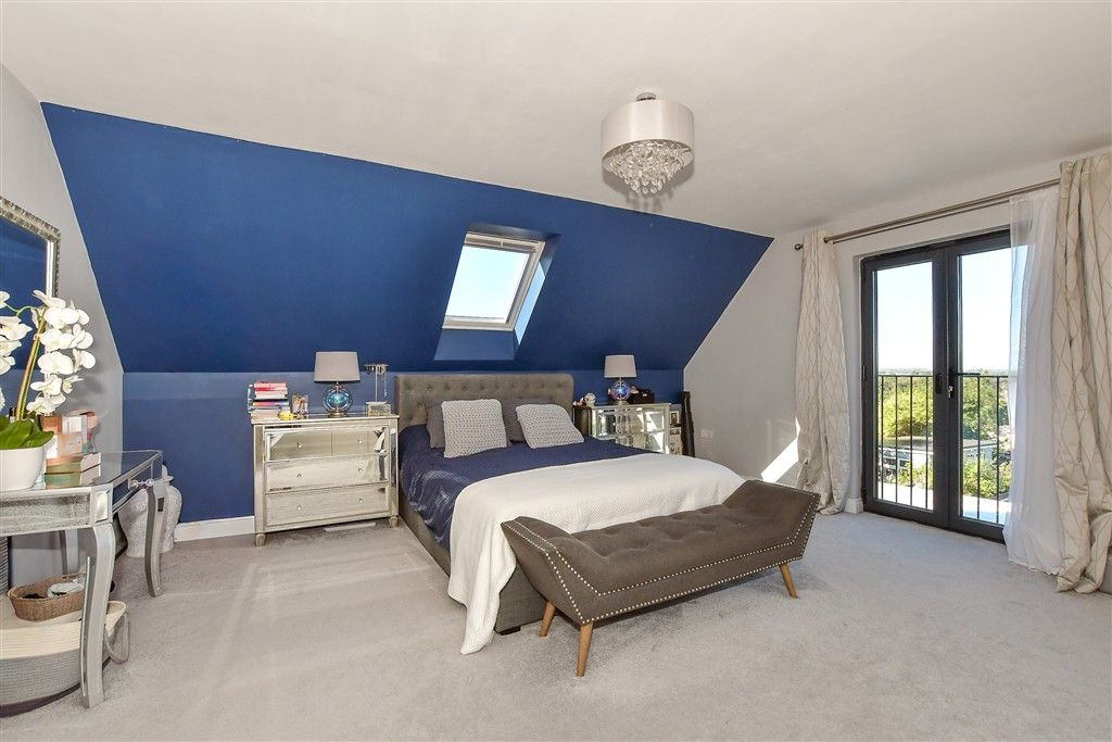 Property photo 2 of 16 Bedroom 1