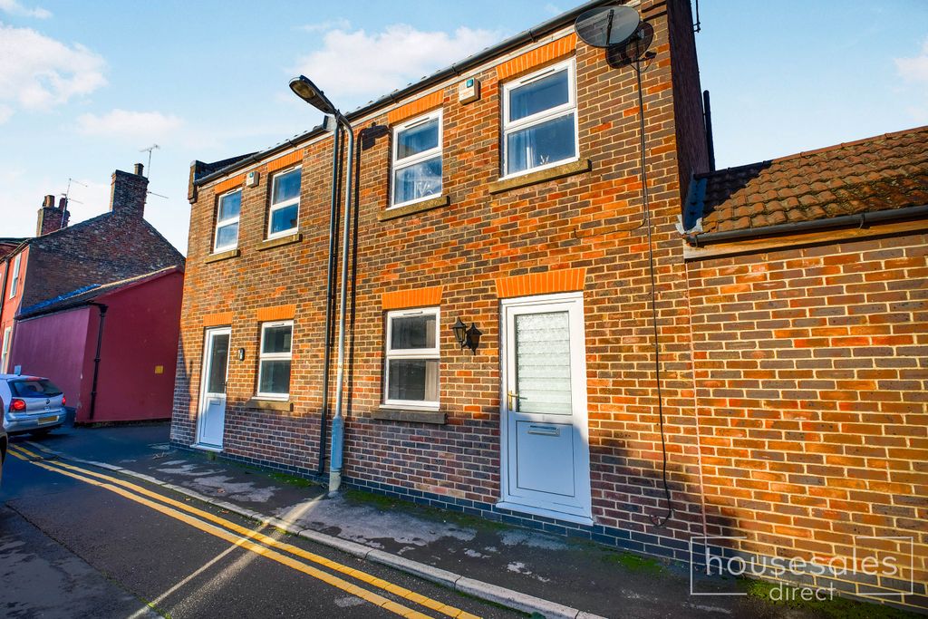 Property photo 1 of 12