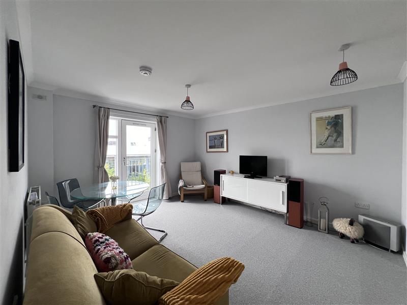 Property photo 1 of 12 F1d37856-1Ed5-410d-Bbcc-2Bf12d800551.Jpg