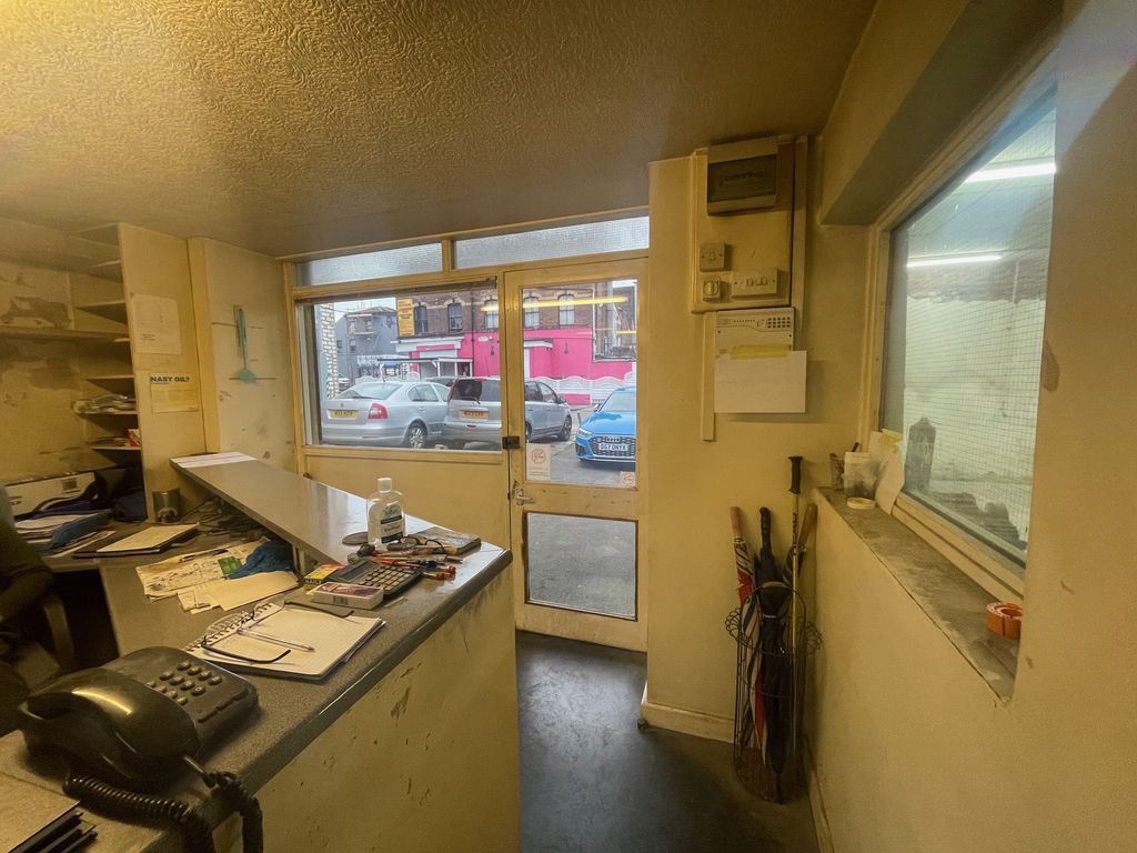 Property photo 3 of 7 Photo 5