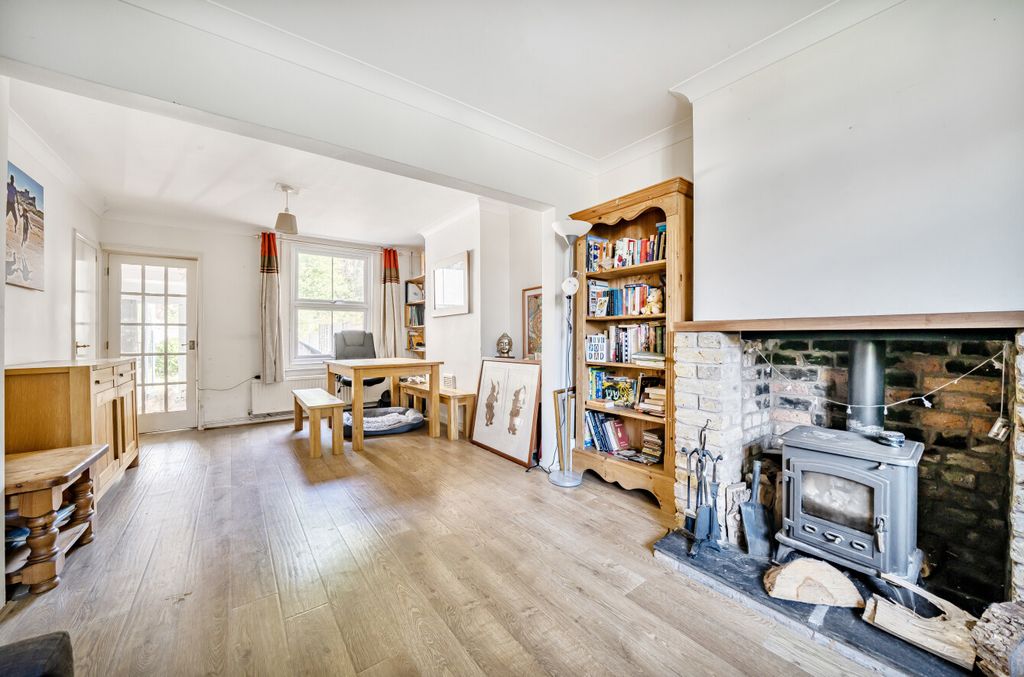 Property photo 2 of 17 1320896-10-686d45...