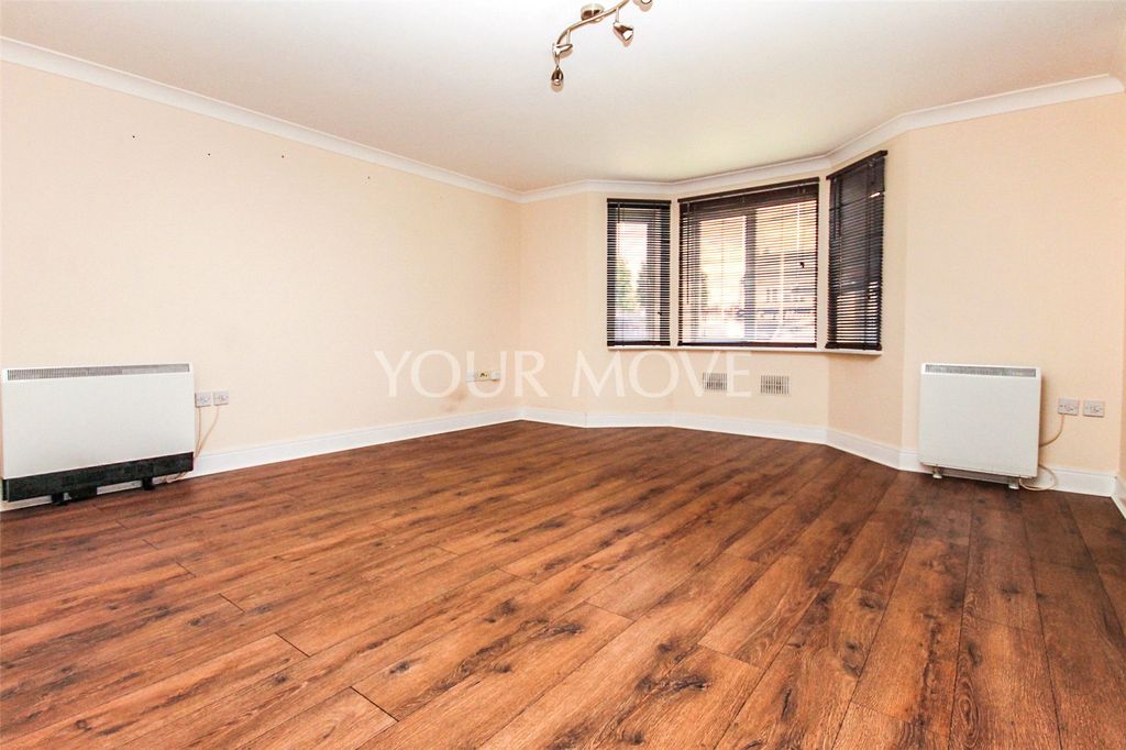 Property photo 3 of 11 Living Room