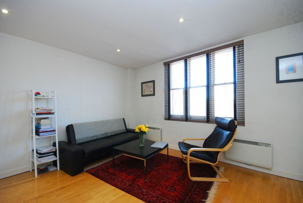 Property photo 2 of 6