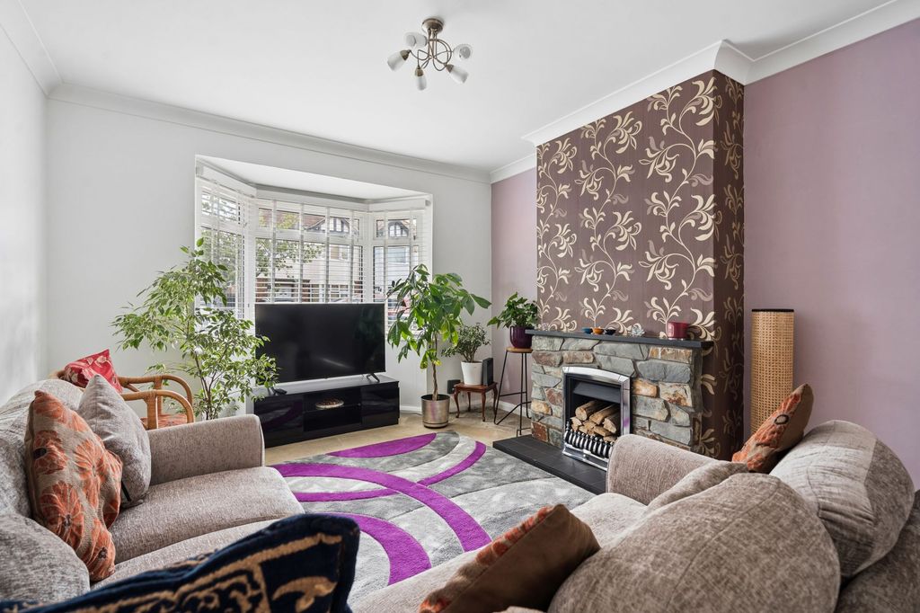 Property photo 3 of 14