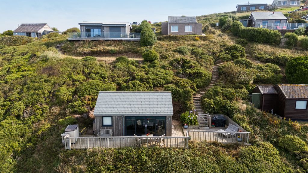 Property photo 3 of 26