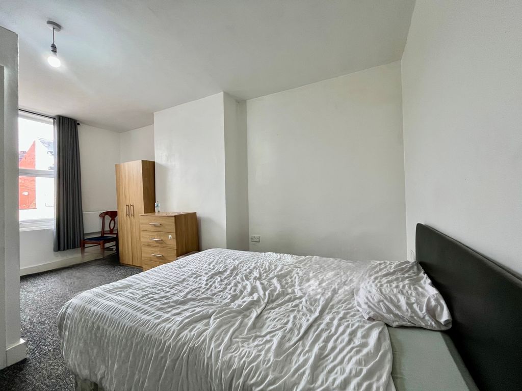 Property photo 3 of 5 Image