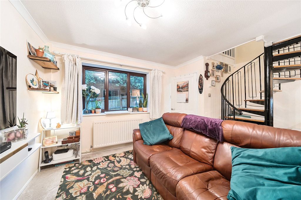 Property photo 2 of 10 Picture No. 33