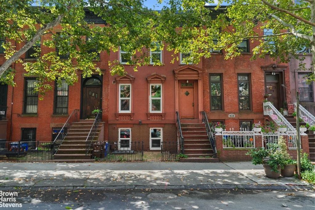Property photo 1 of 3