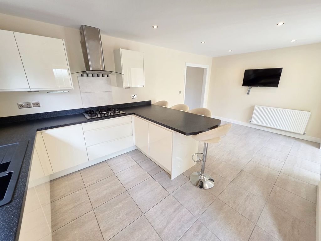 Property photo 1 of 30