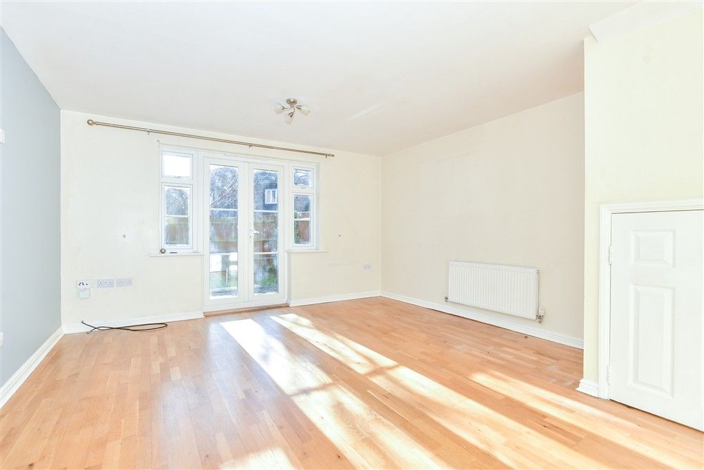 Property photo 3 of 18 Lounge/Diner