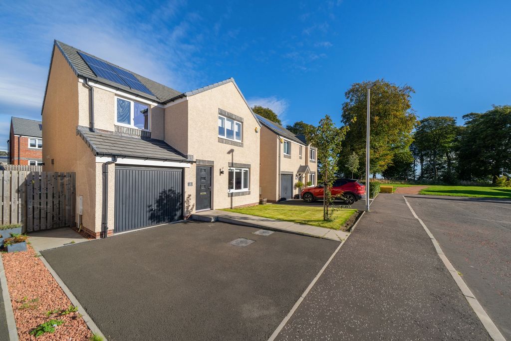 Property photo 1 of 27 Photo 5