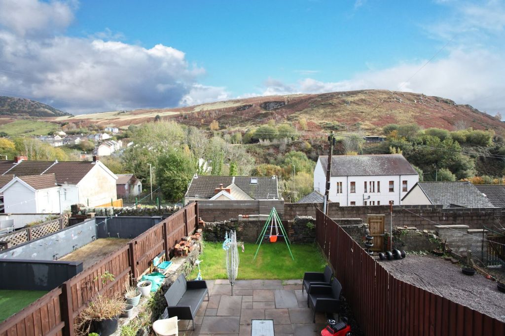 Property photo 3 of 24