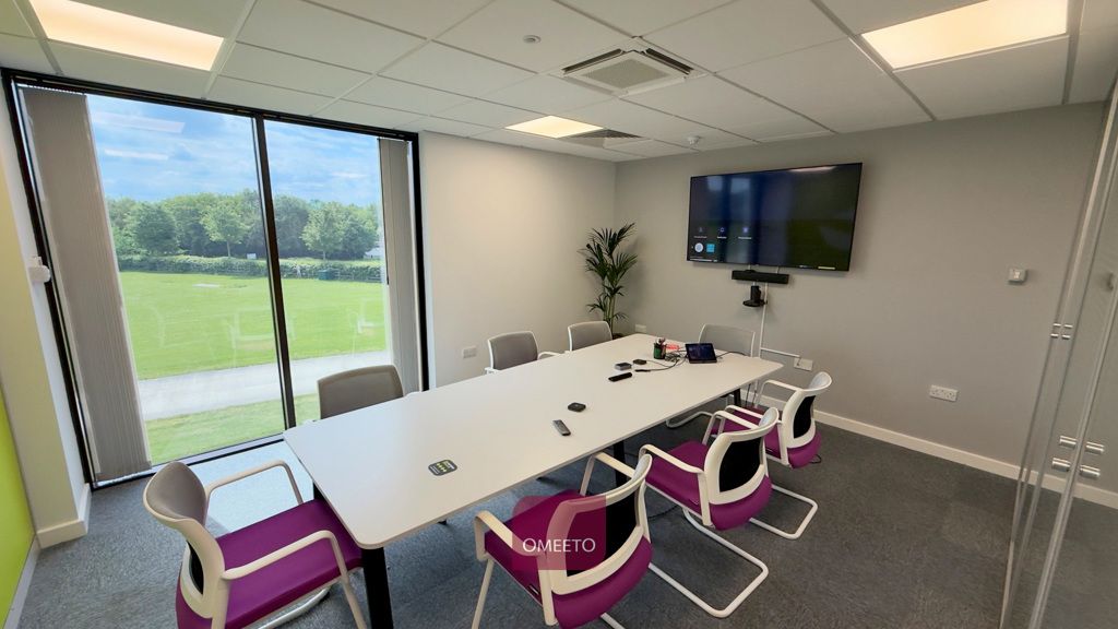 Property photo 3 of 11 Meeting Room