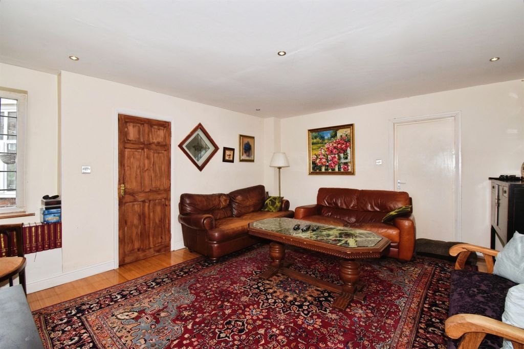 Additional image 4 of 4 bed detached house for saleShirley Road, Leicester LE2