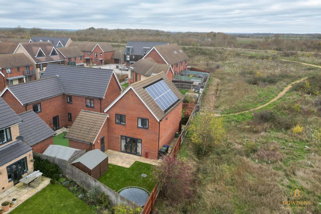 Property photo 2 of 32