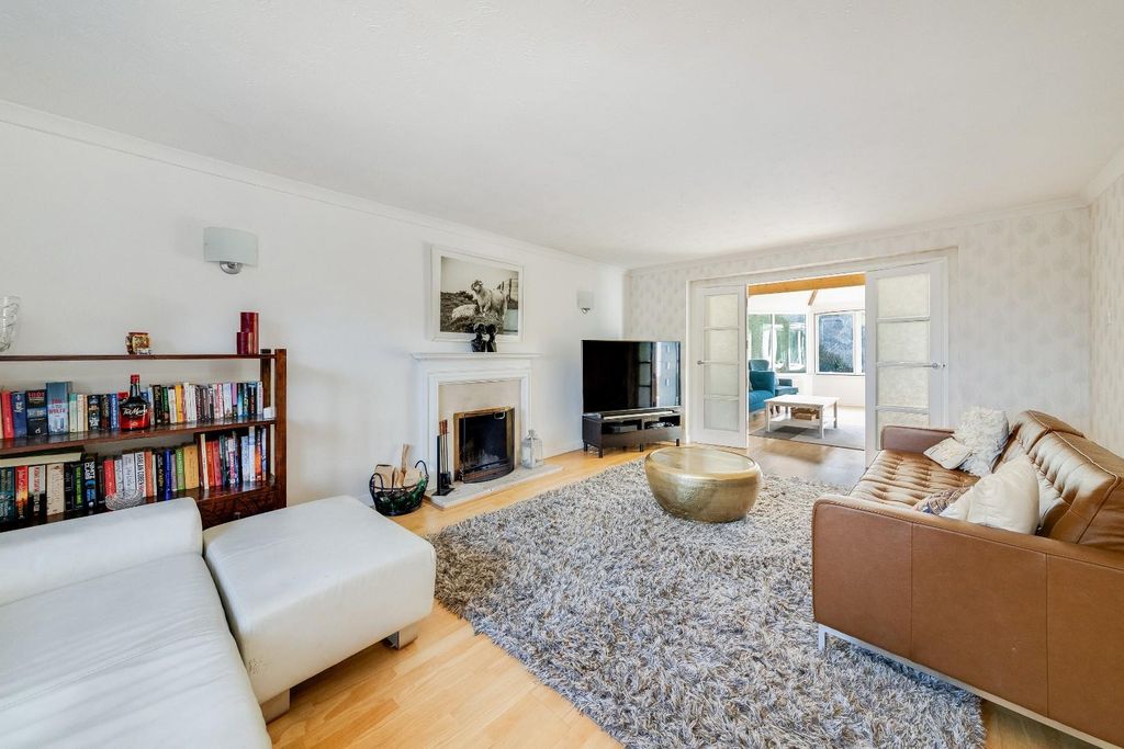 Property photo 2 of 29 Sitting Room.Jpg
