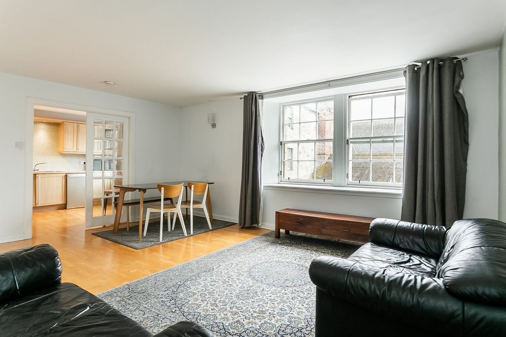 Property photo 3 of 31