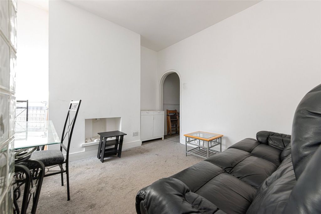 Property photo 1 of 8 Picture No. 01