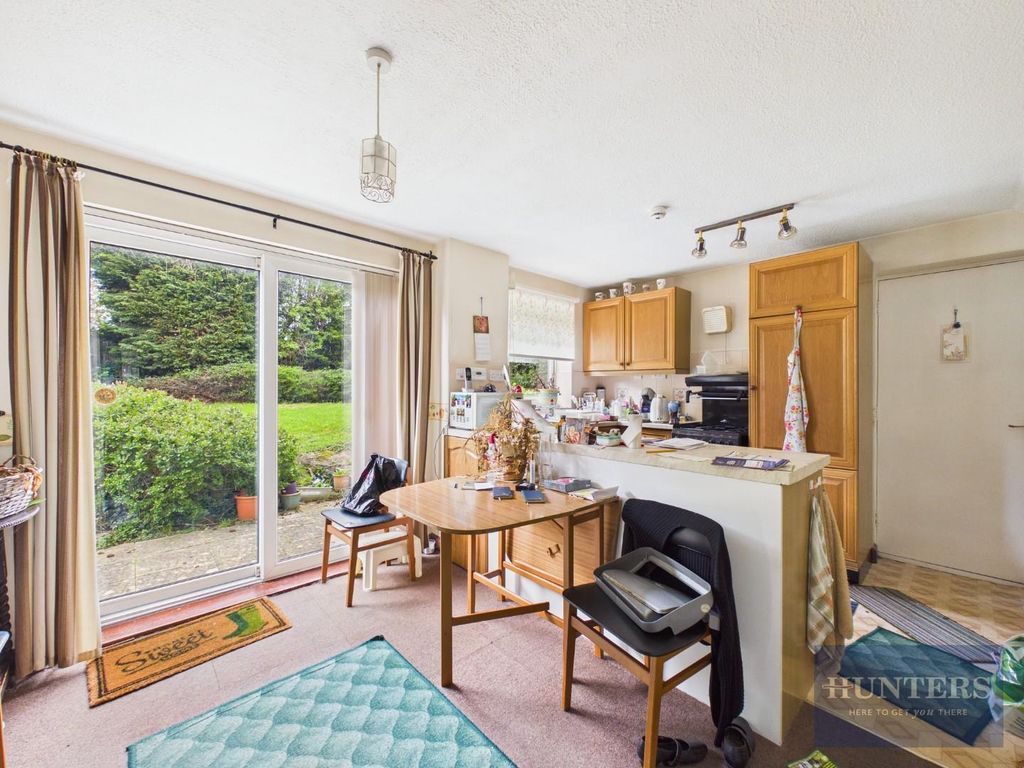 Property photo 3 of 13 Kitchen