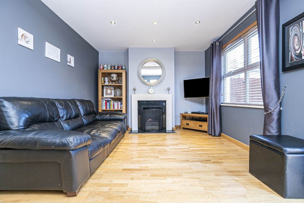 Property photo 2 of 20 Photo 7