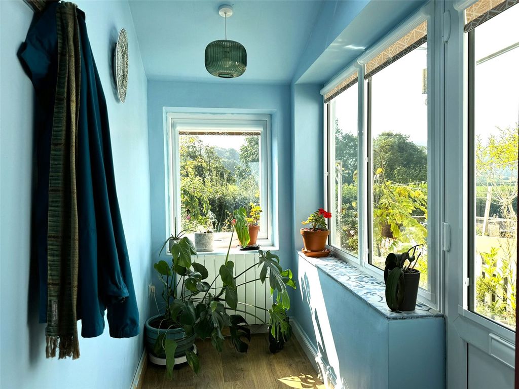 Property photo 2 of 17 Picture No. 32