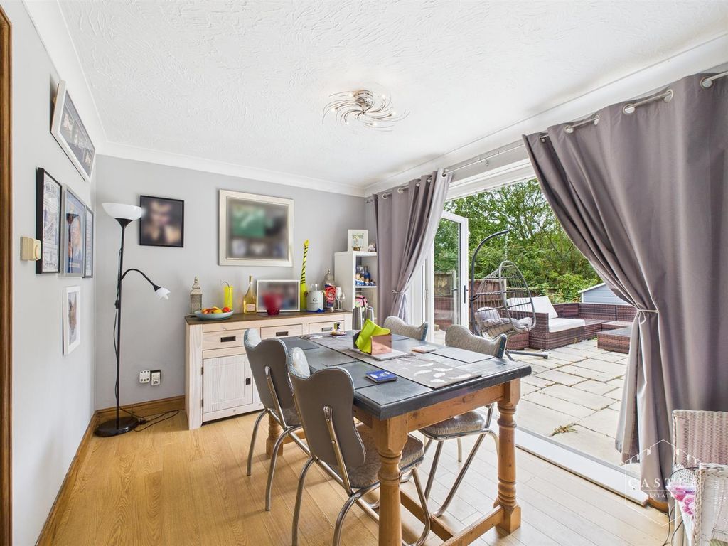 Property photo 3 of 19 Dining Room