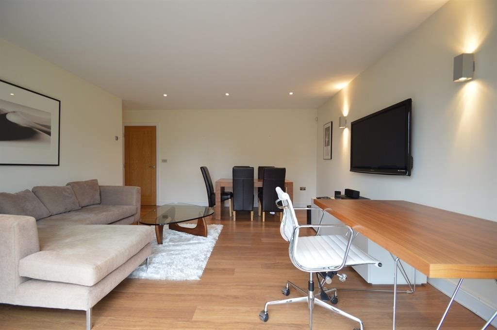 Property photo 3 of 17 Living Room