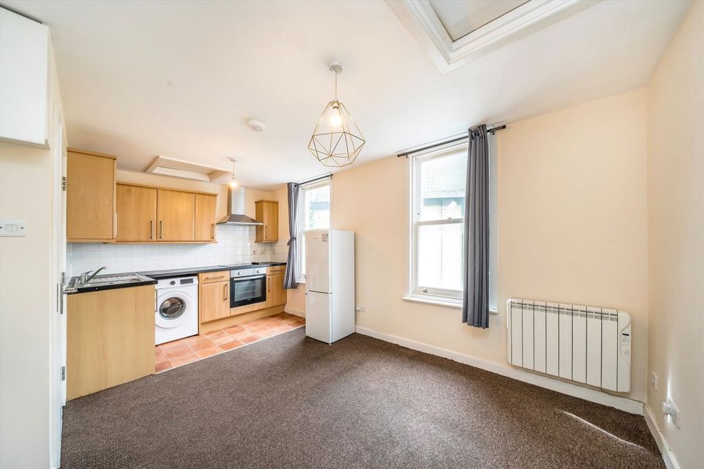 Property photo 1 of 4