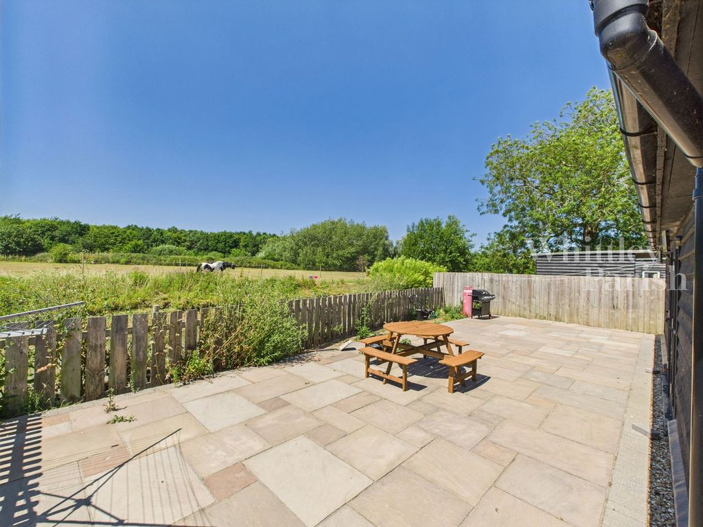 Property photo 2 of 27