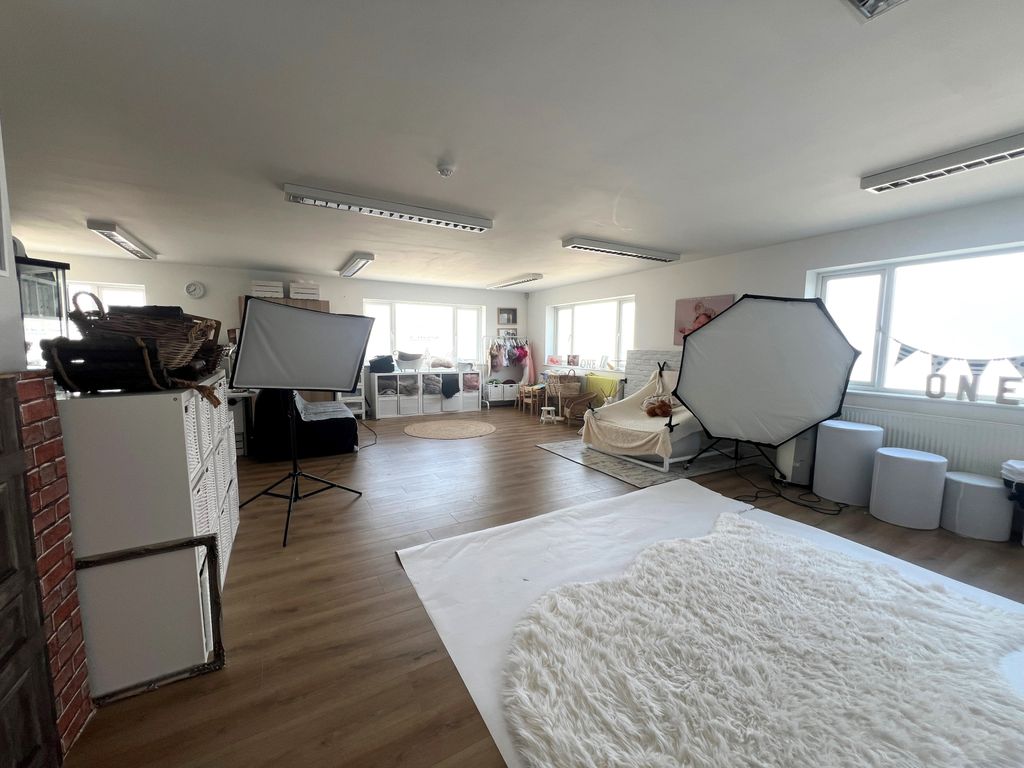 Property photo 3 of 8 Internal