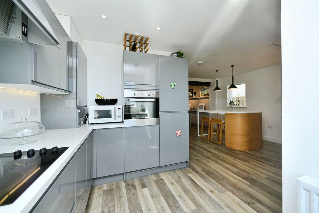 Property photo 3 of 29 Pbox-Img.Jpg