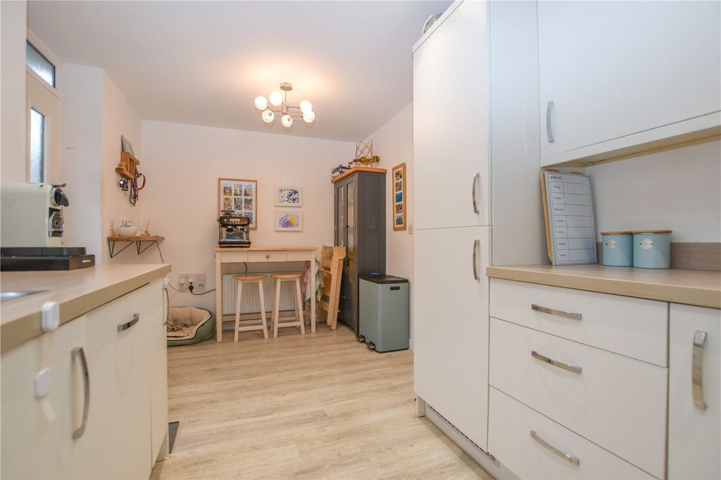 Property photo 3 of 14 Picture No. 28