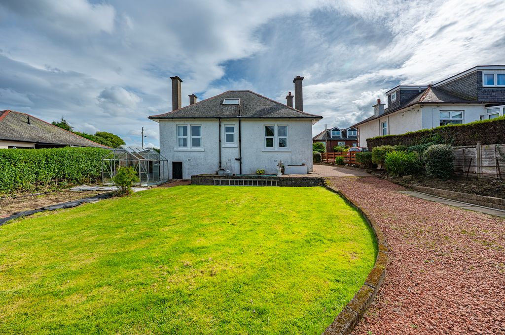 Property photo 2 of 33