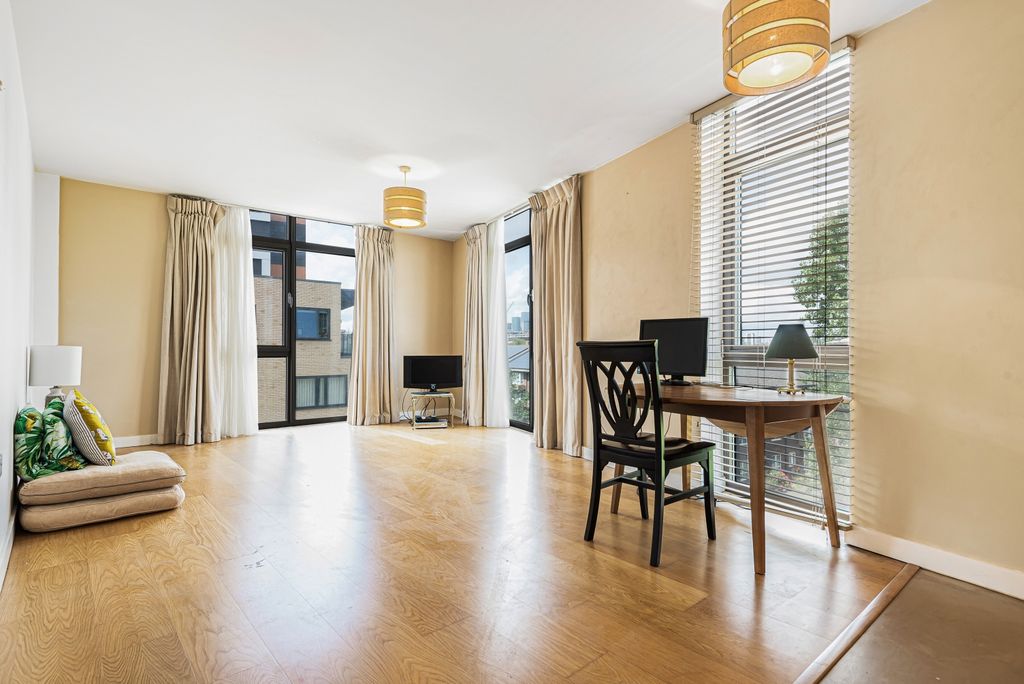 Property photo 2 of 15 750714 (3)