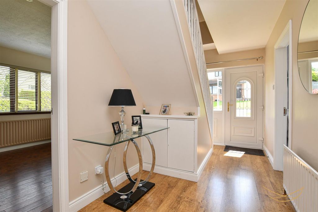Property photo 3 of 37 Dhp-20.Jpg