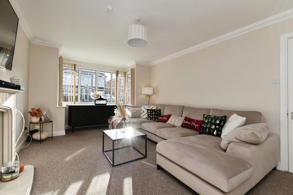 Property photo 3 of 17 Pbox-Img.Jpg