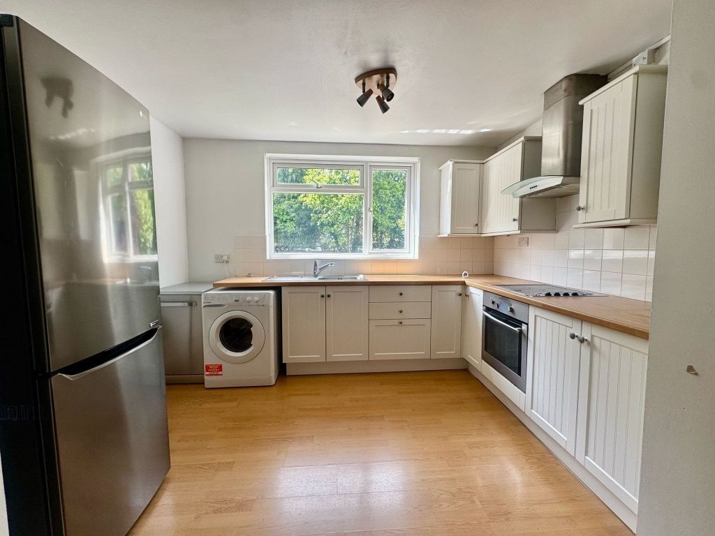 Property photo 3 of 12 Kitchen