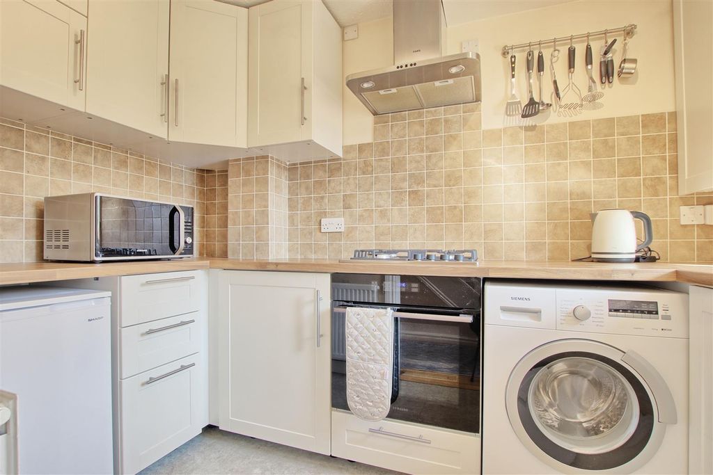 Property photo 2 of 13 Kitchen 2.Jpg