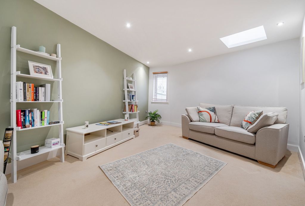 Property photo 2 of 15 1397208-16-6968E2...