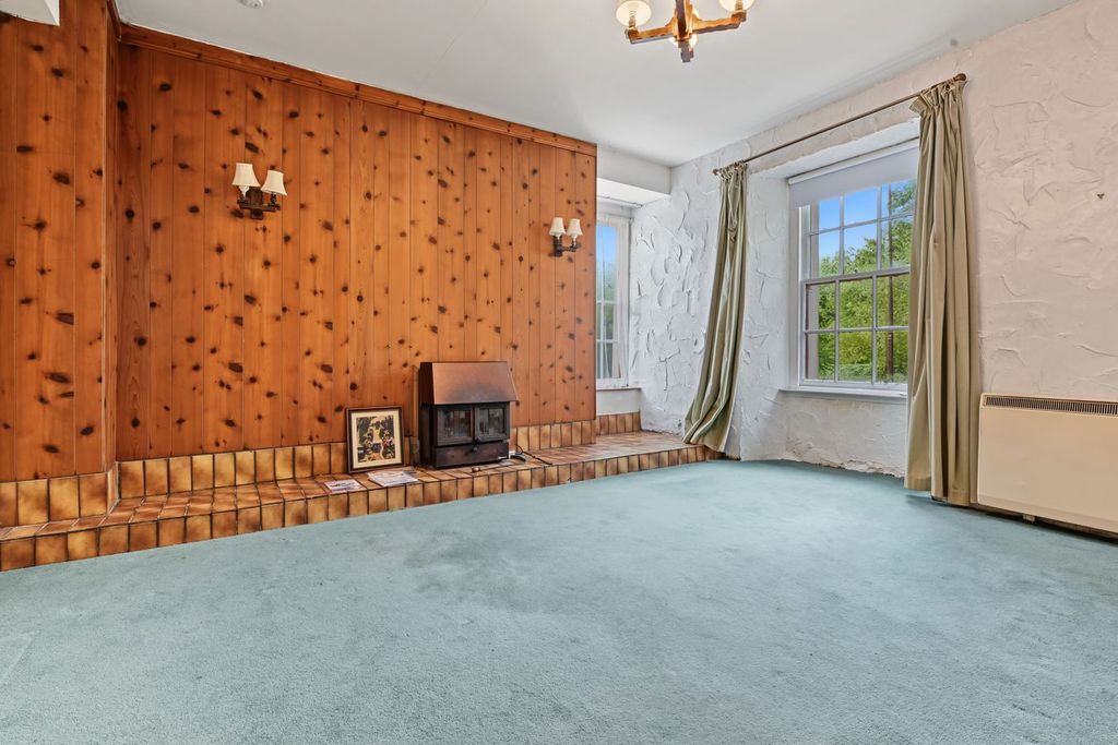 Property photo 2 of 50