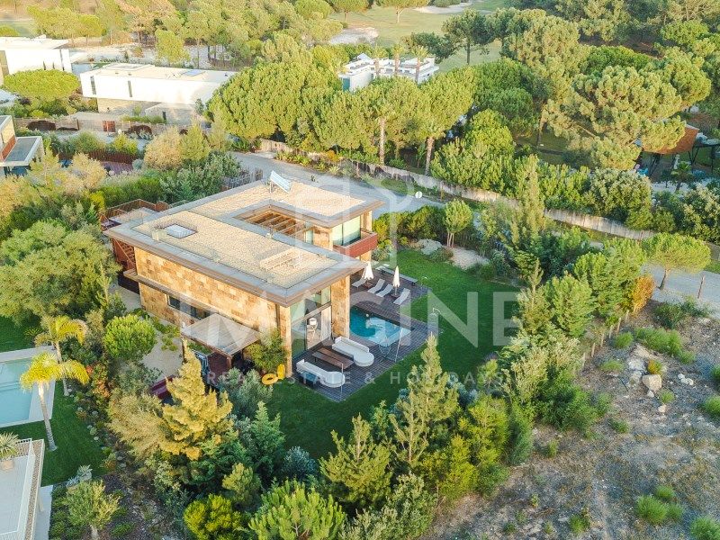 Property photo 2 of 77