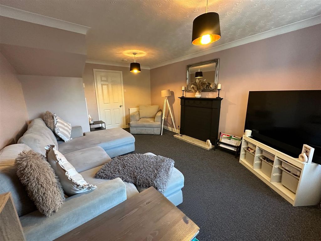 Property photo 2 of 10 Image - 2025-11-17T160832.987.Jpg