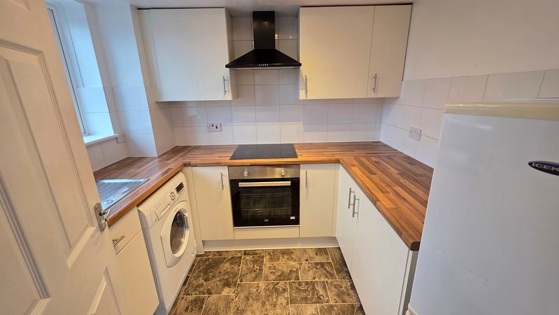 Property photo 2 of 9 Photo 8