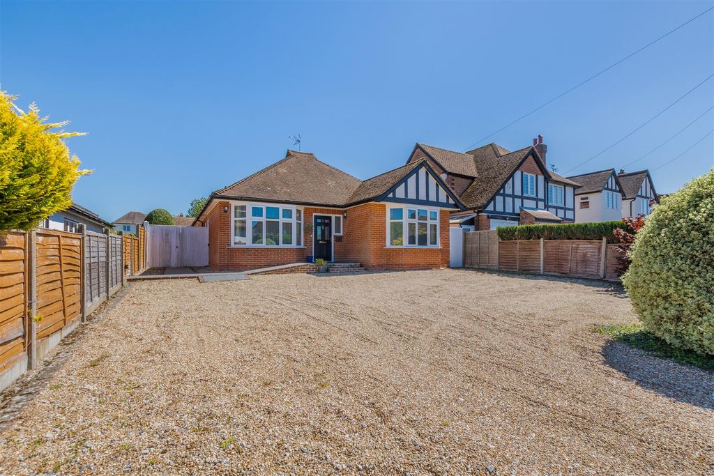 Property photo 2 of 22 8689855-Exterior04.Jpg