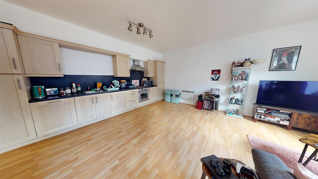 Property photo 2 of 6